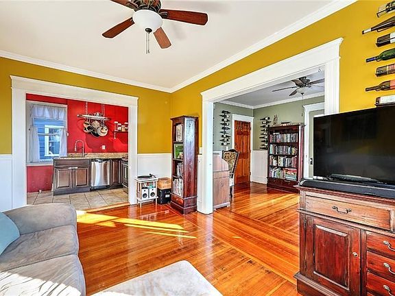 4th image of 154 Irving Ave #3A