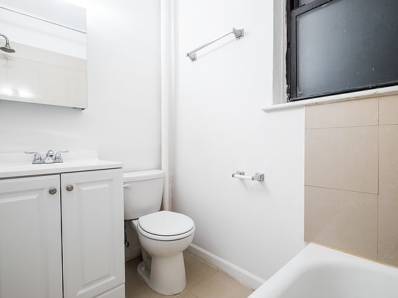 5th image of 178 Thompson St APT 4C