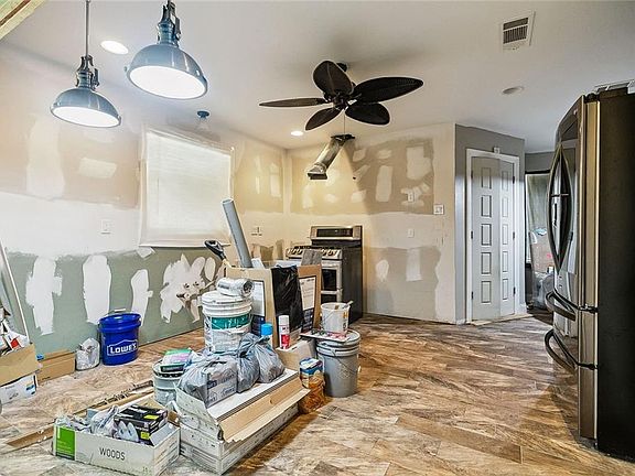 3rd image of 12467 Sherbrook Dr
