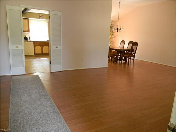 3rd image of 26971 Sudbury Dr