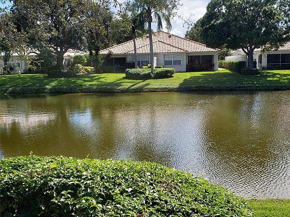 4th image of 1603 SW Shady Lake Ter