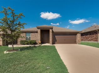 917 Alton Dr, Aubrey, TX 76227