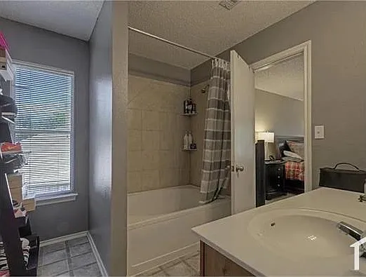 713 Catumet Dr — Photo 6