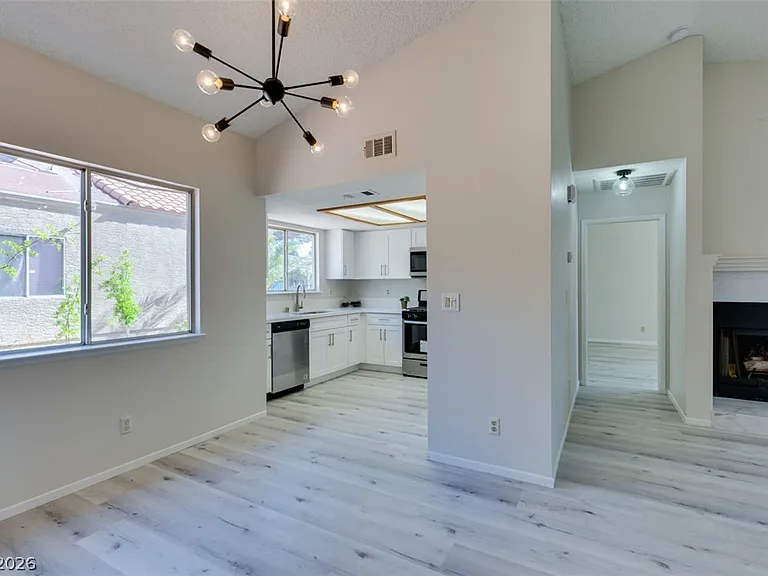 582 Searchlight Dr — Photo 33