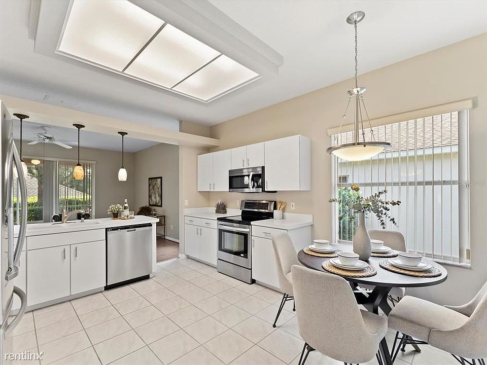 1st image of 4015R Hammersmith Dr