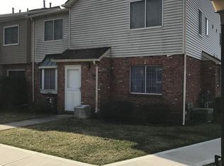27 E Franklin Ln, Staten Island, NY 10306