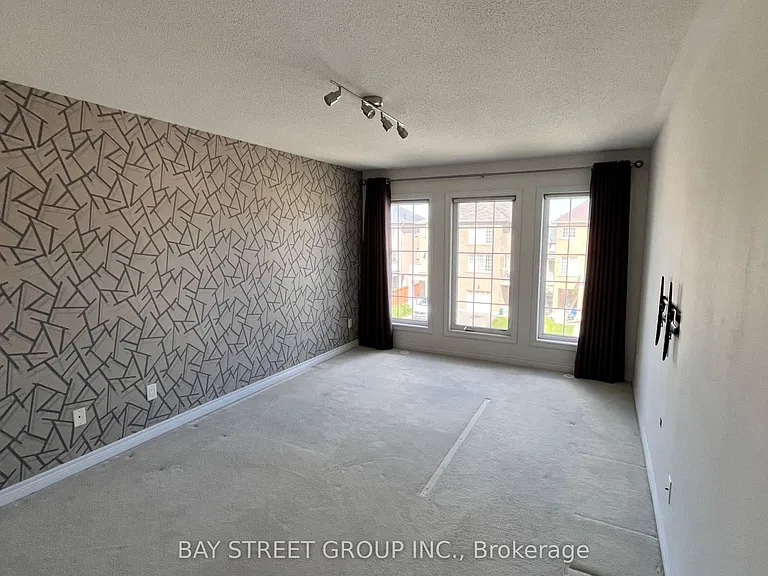 13 Highbury Ct — Photo 5