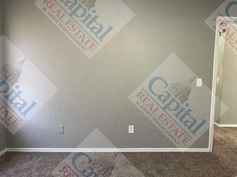 1013 W Gladys Way — Photo 15
