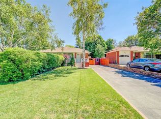 107 Sherwood Forest Dr, Markham, ON L3P 1P9