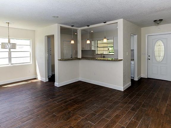 5th image of 1860 Willow Ln