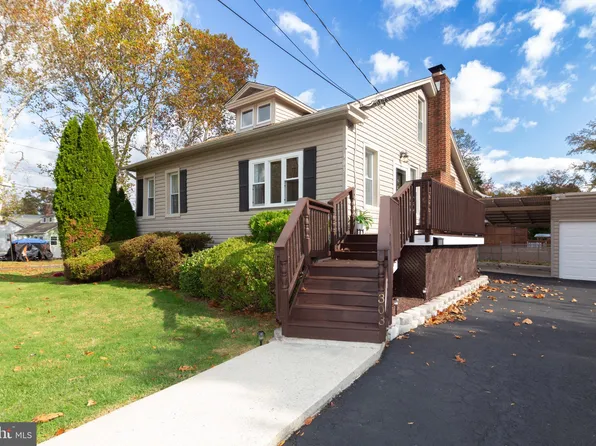 303 S Lippincott Ave, Maple Shade, NJ 08052