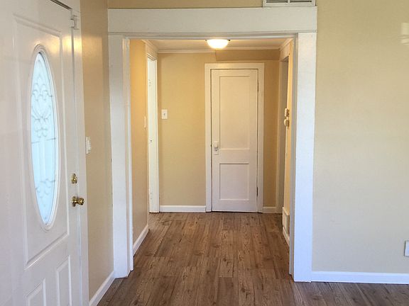 3rd image of 2525 Essex Ave