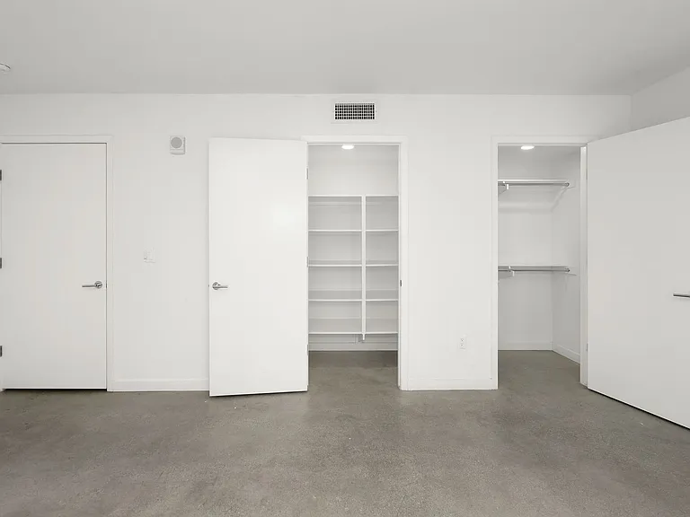 2409 Griffith Park Blvd — Photo 15
