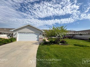 1684 Twin Lakes Cir #1, Green Bay, WI 54311