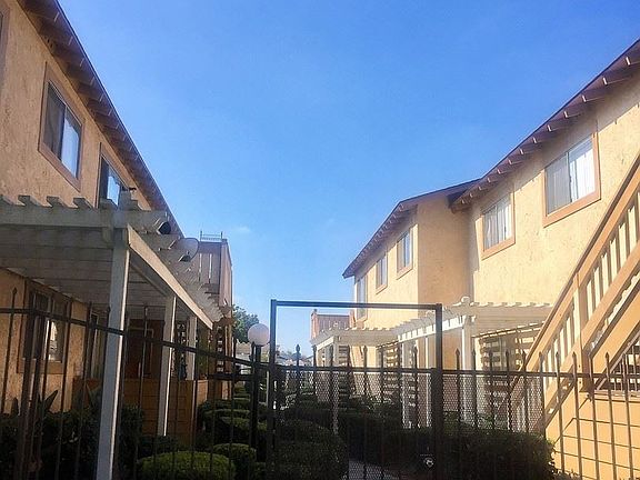 4th image of 510 E Orangewood Ave APT 202