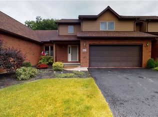 817 Carriage Ln, Lewiston, NY