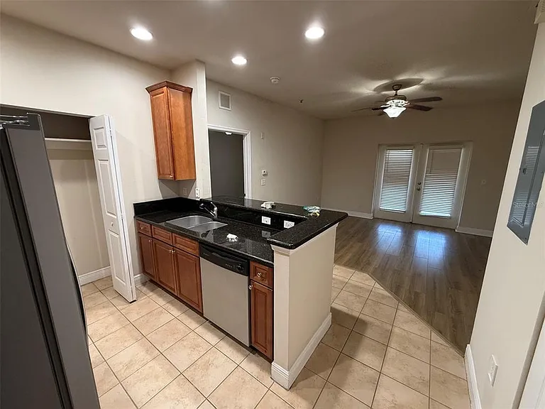 1500 NW 4th Ave #101 — Photo 2