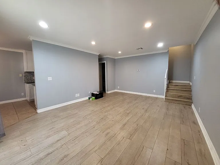 121 Sinclair Ave — Photo 7
