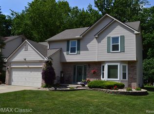 43560 Lancelot Dr, Canton, MI 48188