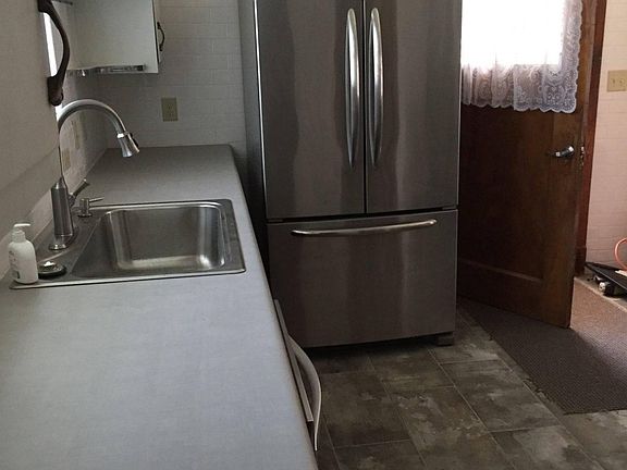 Brand new stainless appliances!