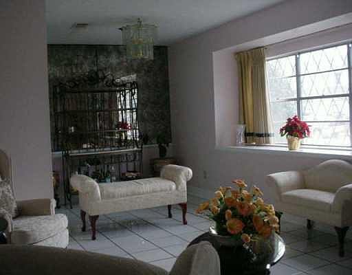 2nd image of 501 Lynnmeade Rd