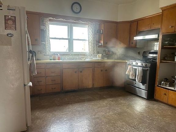 5th image of 9805 E County Rd N