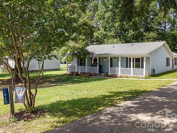 4th image of 1820 Bridgewood Dr
