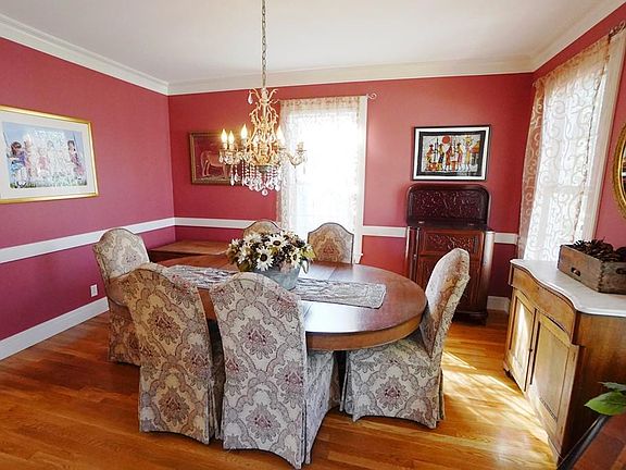 5th image of 14 Westport Ln