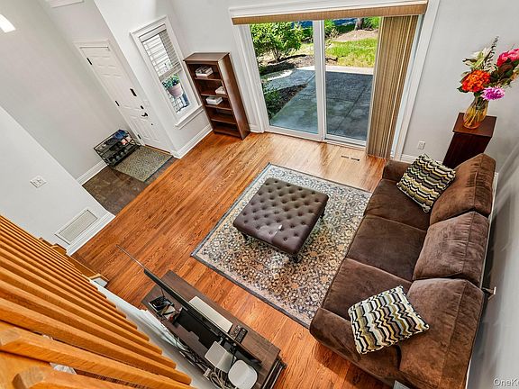 5th image of 20 Aspen Court #20