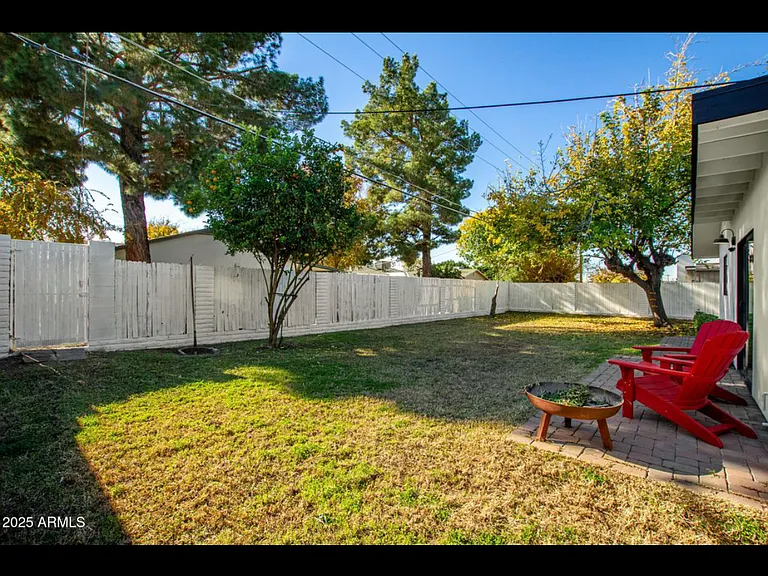 2613 E Pierson St — Photo 15