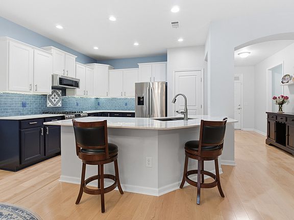 5th image of 259 Salient Ln