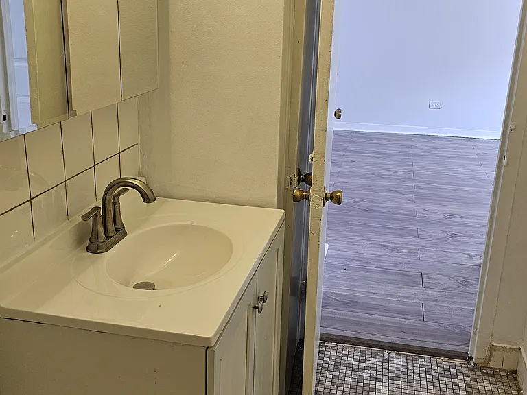 2025 W Granville Ave #305 — Photo 12
