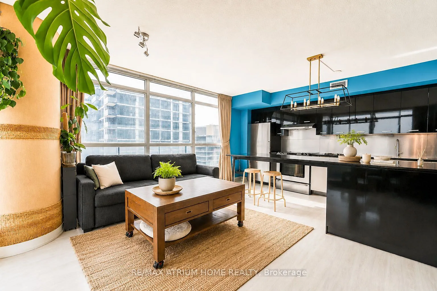 3 bed, $3,000 — Photo 4