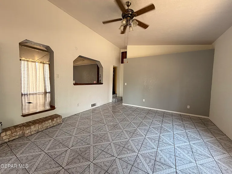 12760 Crisantemo Dr — Photo 4
