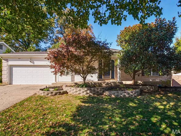 5021 Peyton Place Ct, Saint Louis, MO 63128