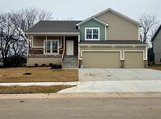 1336 N Holland Dr, Independence, MO 64056