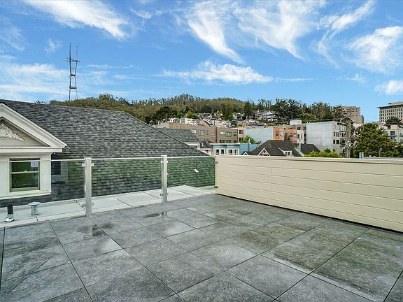 2nd image of 1010 Stanyan St #12