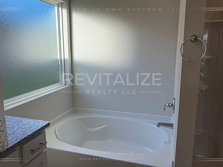 14901 Dayton Cir — Photo 24