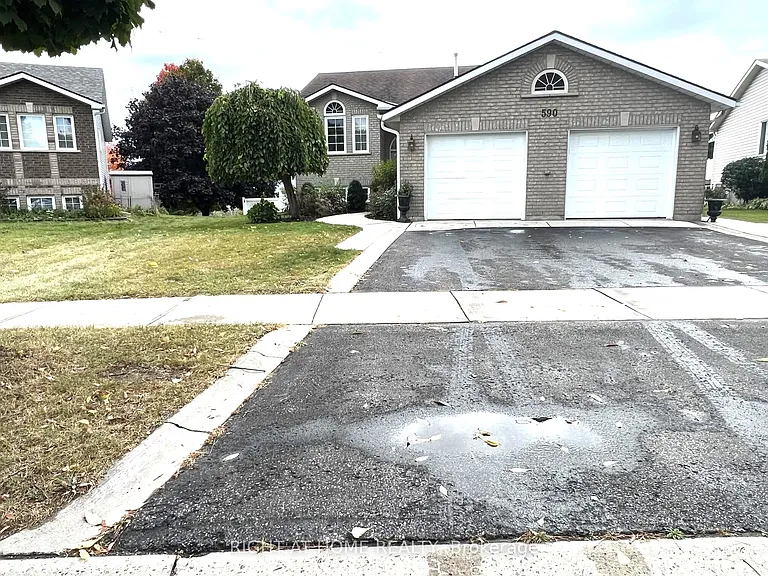 590 Arbour Cres — Photo 2