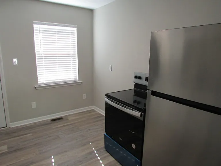 317 E Phifer St — Photo 5