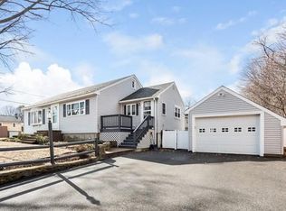 5 Ridgewood Ln, Lawrence, MA 01843