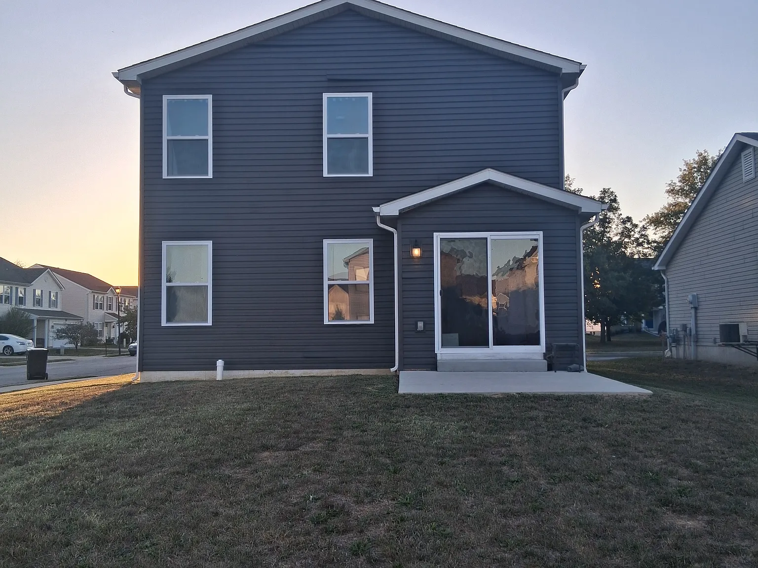 4 bed, 2287 sqft, $2,900 — Photo 3