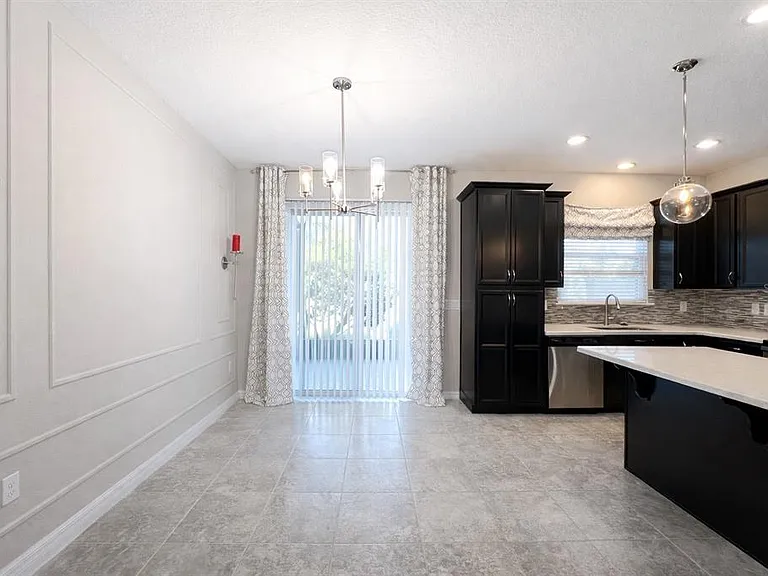 3749 Brighton Park Cir — Photo 4