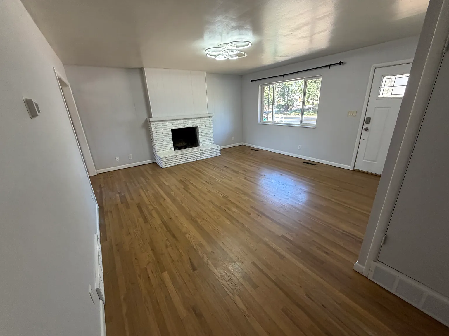 778 E Wasatch Dr — Photo 2