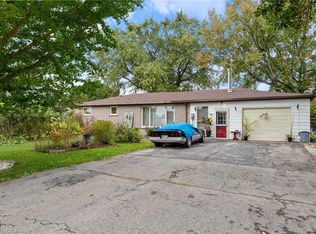 30 Bee St, Norfolk County, ON N0E1P0