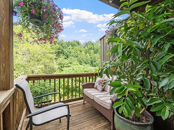 3rd image of 35 Green Briar Rd #35