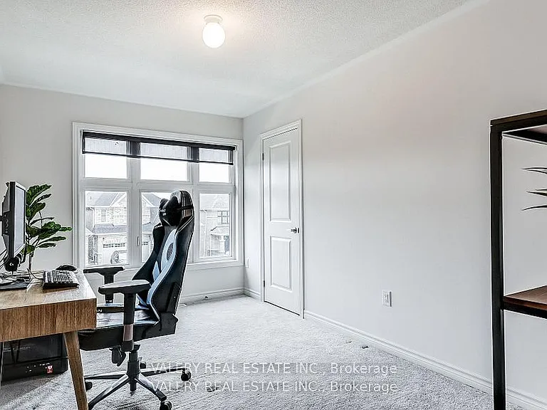 26 Sam Battaglia Cres — Photo 21