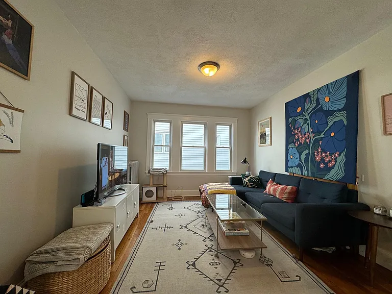 12 Silvey Pl #3 — Photo 1