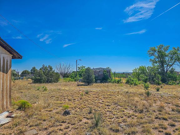 2nd image of 10 Sunflower Pl