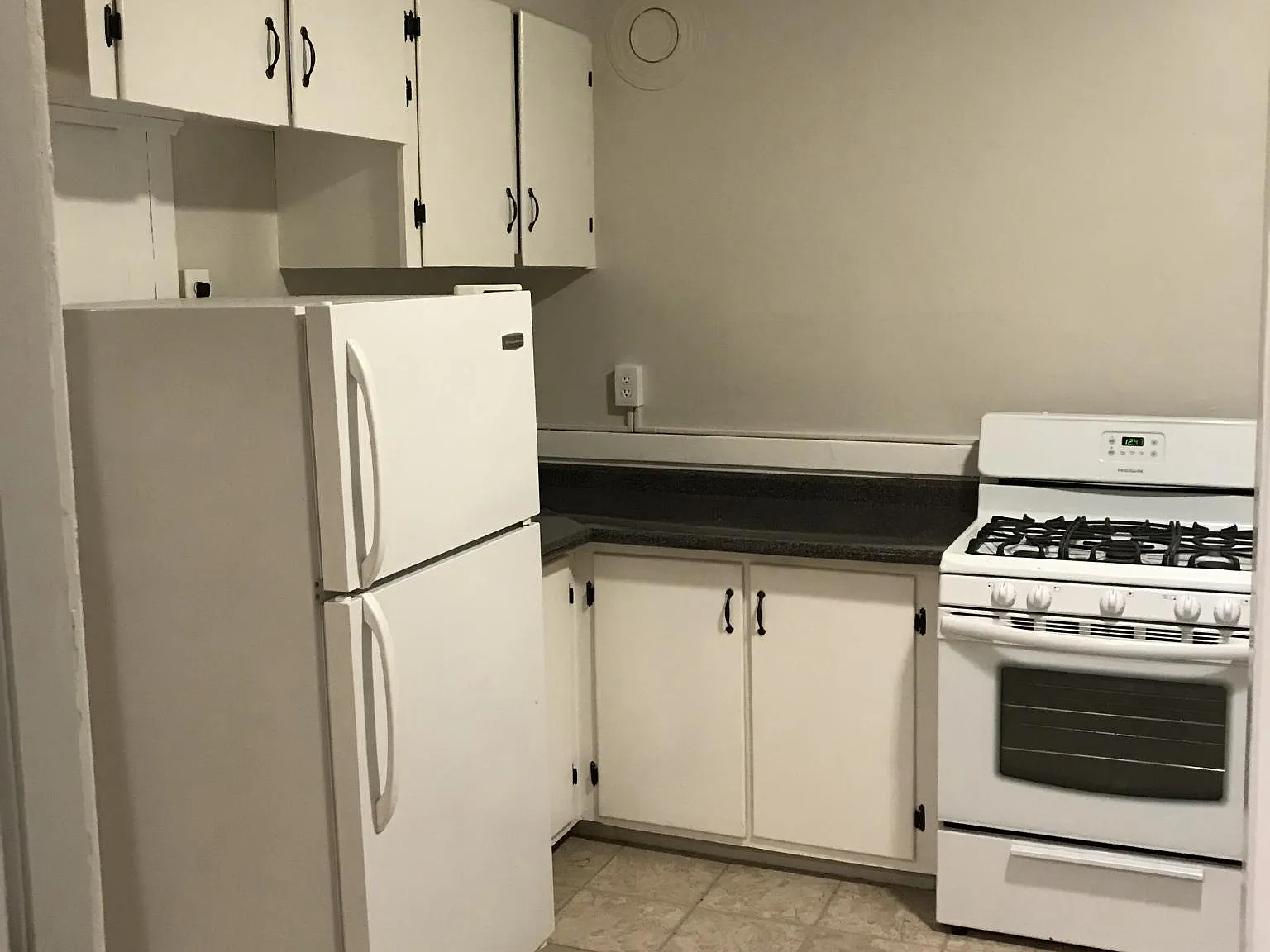 2 bed, 1300 sqft, $1,900 — Photo 3